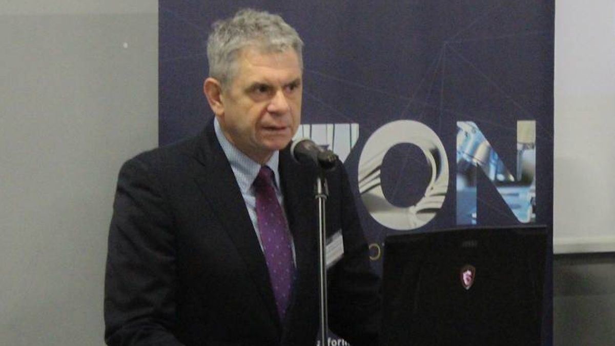 Jacek Oko jest technikiem i naukowcem.  To byłby pierwszy prezes UKE z takimi kompetencjami.