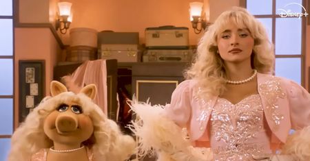 Miss Piggy i gwiazda popu. Kultowy program znów na ekranie