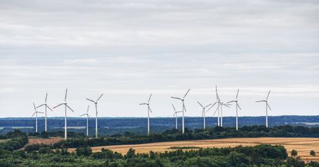 Toruń. Setki tysięcy na transformację energetyczną. Podpisano umowy ws. spółdzielni