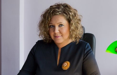 UKE zachęca kobiety do wyboru studiów informatycznych. “Program ma na celu obalenie stereotypu”