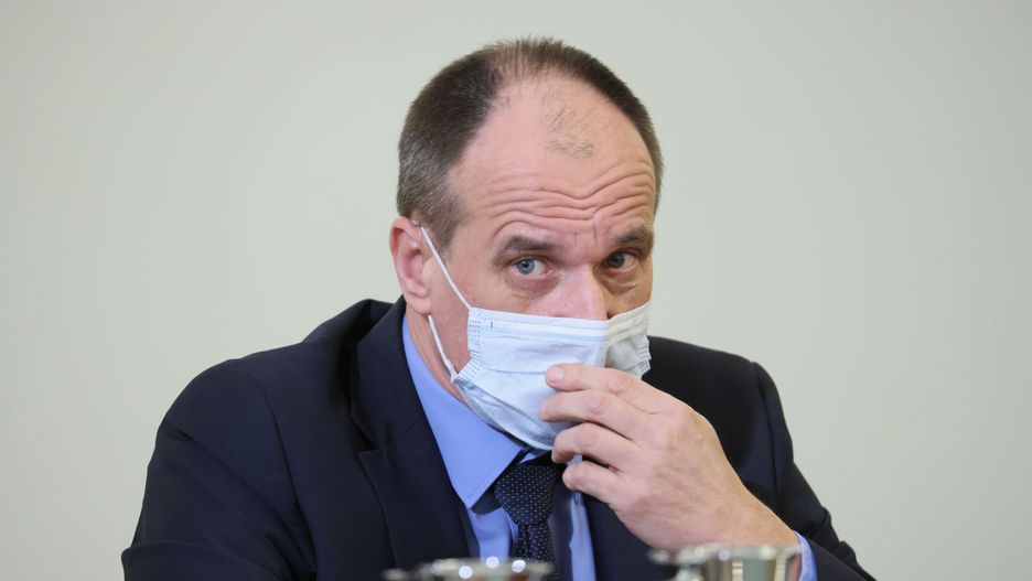 Warszawa, 28.01.2022. Poseł Kukiz'15 Paweł Kukiz przed posiedzeniem Rady Bezpieczeństwa Narodowego, 28 bm. w Warszawie. Zwołane przez prezydenta Andrzeja Dudę posiedzenie ma dotyczyć sytuacji bezpieczeństwa w regionie. (aldg) PAP/Leszek Szymański