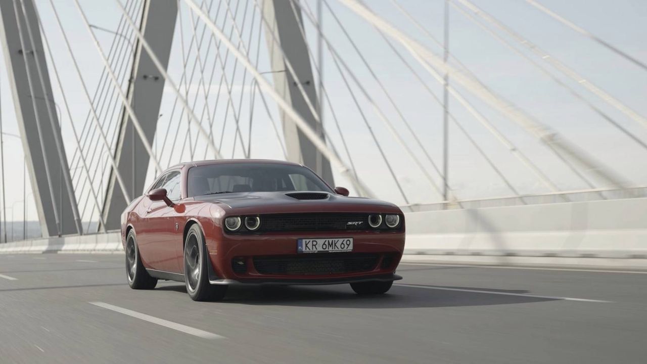 Test: Dodge Challenger SRT Hellcat - całą pensję wydasz na paliwo