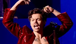 Harry Styles trafiony w oko na koncercie. Fan rzucił w niego nieokreślonym obiektem