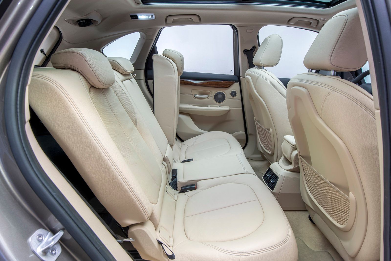 BMW przedstawiło 290 zdjęć z serią 2 Active Tourer [galeria] 57
