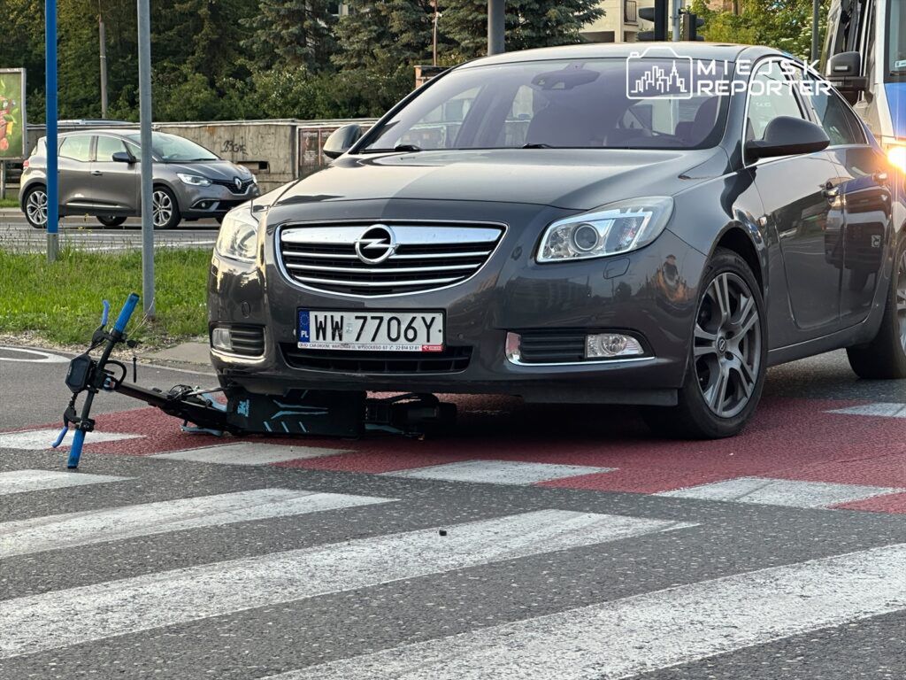 Potrącenie dziecka na hulajnodze elektrycznej. Jednoślad pod autem, 14 latek w szpitalu
