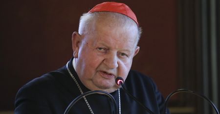 Kardynał Stanisław Dziwisz odpiera zarzuty. "Na miłość Boską"