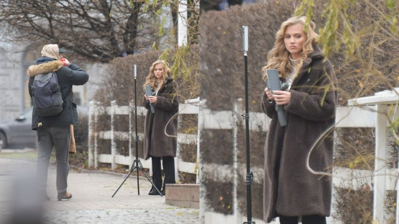 Agnieszka Kaczorowska nagrywa świąteczny filmik w asyście męża