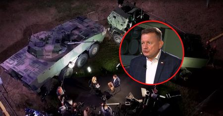 "Należało zdjąć klauzulę niejawności". Błaszczak się tłumaczy