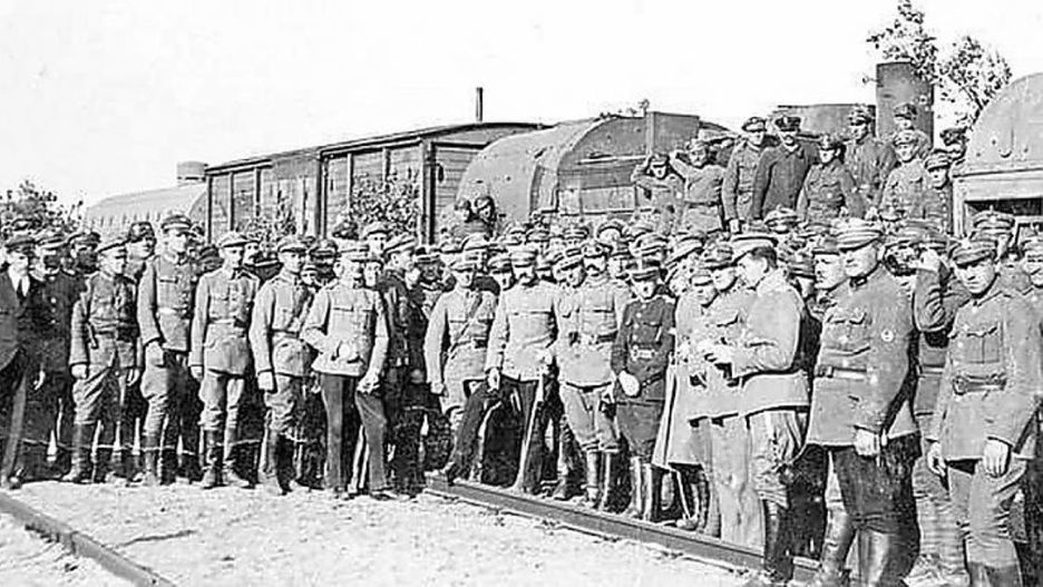 Transport węgierskiej amunicji w Skierniewicach w 1920 roku