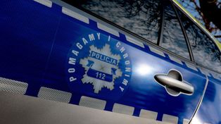 Zderzenie dwóch samochodów na drodze wojewódzkiej pod Rypinem. Dwie osoby poszkodowane