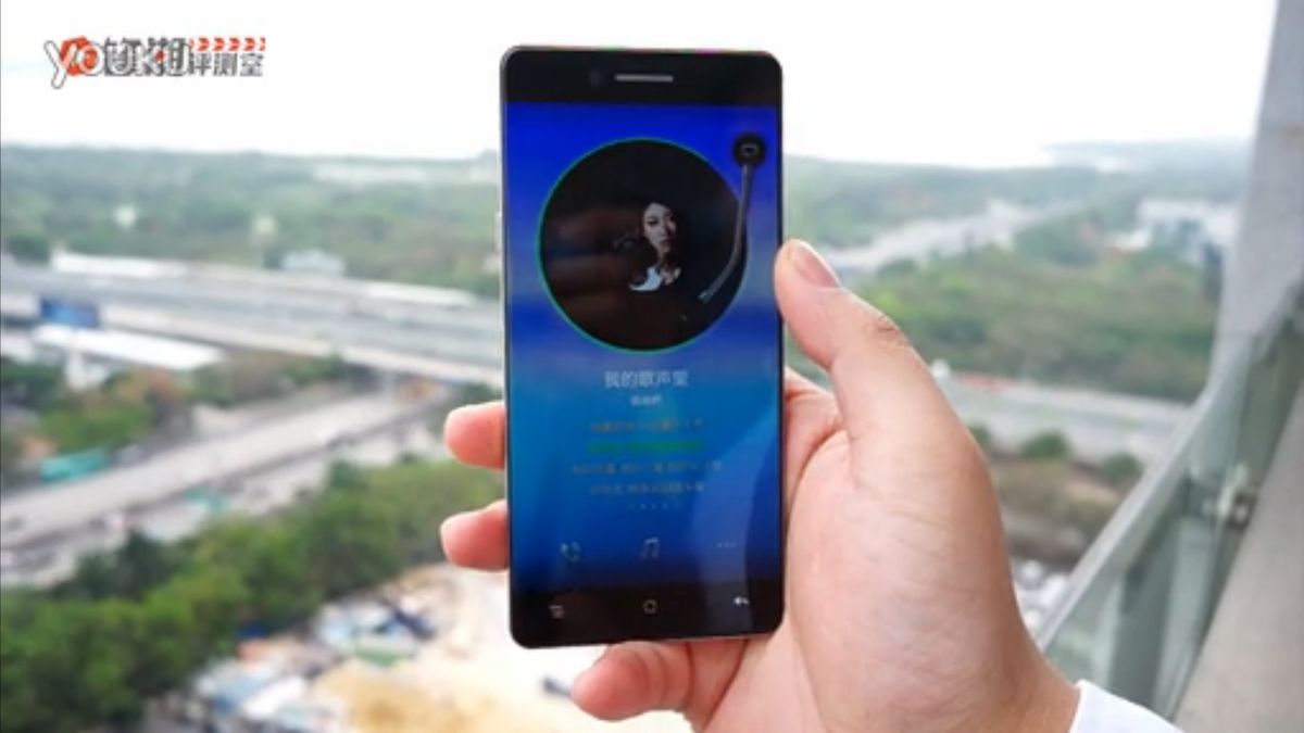Oppo R7 przyłapany na wideo - bezramkowy smartfon ze świetną specyfikacją? 1