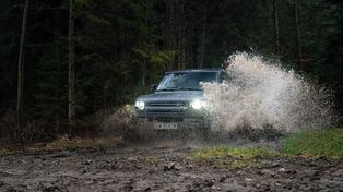 Land Rover pracuje nad małym Defenderem. Ma być konkurentem dla Mercedesa