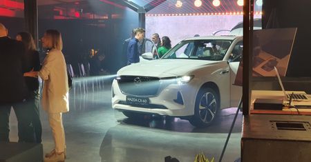 Jeszcze jej nie widzieli, a już kupili. Mazda CX-60 już w Polsce