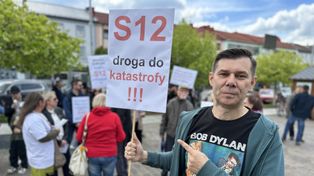 Protest przeciw budowie S12 w Tomaszowie. Niektórzy walczą poezją