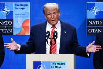 Szczyt NATO pod dyktando "kapryśnego" Trumpa. "Tańczyli, jak im zagrał"