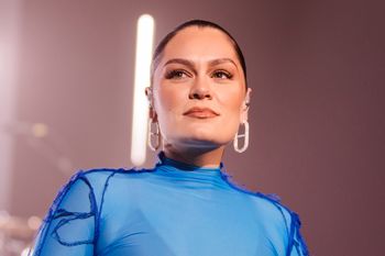Pierwszy koncert Jessie J po mastektomii. Na scenę wkroczył jej dwuletni syn