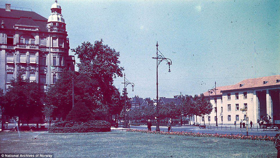 Pogodna, kolorowa wiosna 1937 roku w Berlinie. Ulice pełne swastyk, żołnierzy i... spokoju 22