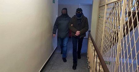 Warszawa. Policja zatrzymała seryjnego włamywacza. Okradał sklepy