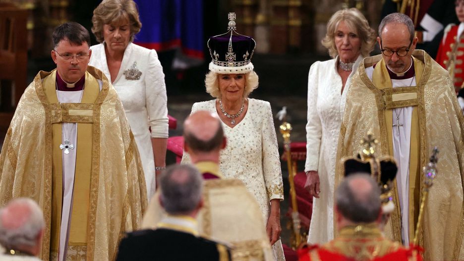 Koronacja Karola III
Britain's Camilla walks wearing a modified version of Queen Mary's Crown during the Coronation Ceremony inside Westminster Abbey in central London, on May 6, 2023.. - The set-piece coronation is the first in Britain in 70 years, and only the second in history to be televised. Charles will be the 40th reigning monarch to be crowned at the central London church since King William I in 1066. Outside the UK, he is also king of 14 other Commonwealth countries, including Australia, Canada and New Zealand. (Photo by Richard POHLE / POOL / AFP)
RICHARD POHLE