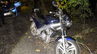 Niedoradz: Policjanci zauważyli motocyklistę jadącego slalomem z otwartą nóżką. Był kompletnie pijany