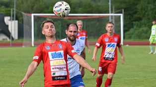 Lechia Strawczyn wygrała z Unią Sędziszów w meczu Keeza Klasy Okręgowej. Były emocje. Zobacz zdjęcia