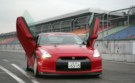 Nissan GT-R jedzie na LSD