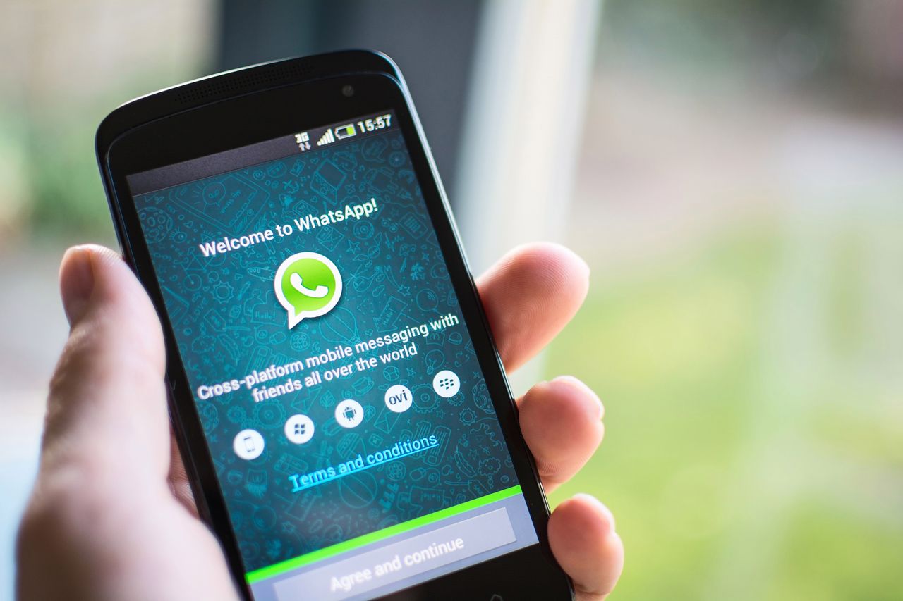 WhatsApp na Androidzie wkrótce z ciemnym motywem i obsługą gestu szybkiej odpowiedzi