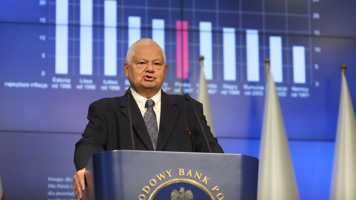 Konferencja prezesa NBP Adama Glapi?skiego
06.10.2022 Warszawa Konferencja prezesa NBP Adama Glapinskiego N/z Adam Glapinski 
fot Andrzej Iwanczuk/REPORTER
Andrzej Iwanczuk/REPORTER