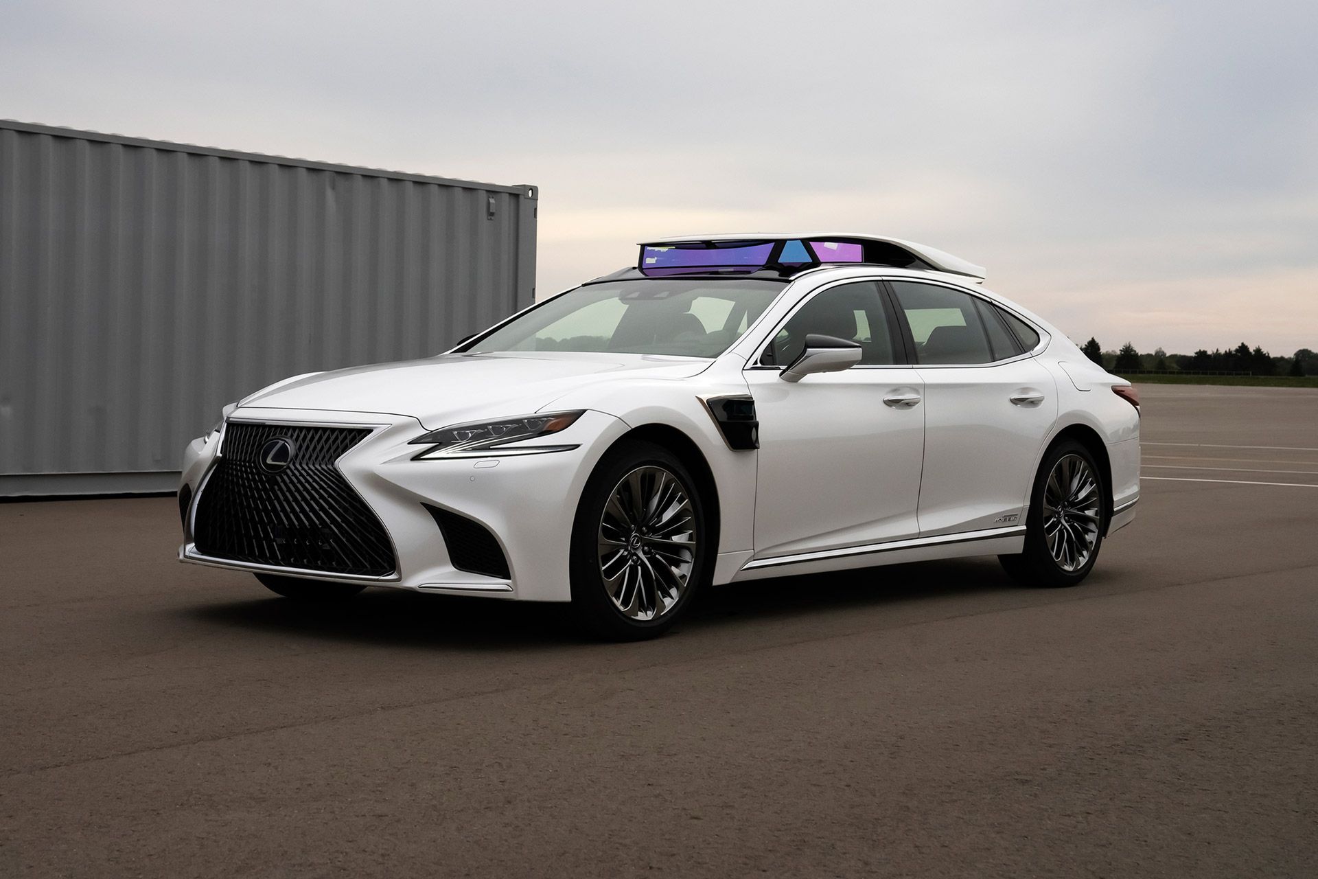 Autonomiczny pojazd Toyoty najnowszej generacji na bazie Lexusa ES (2021)