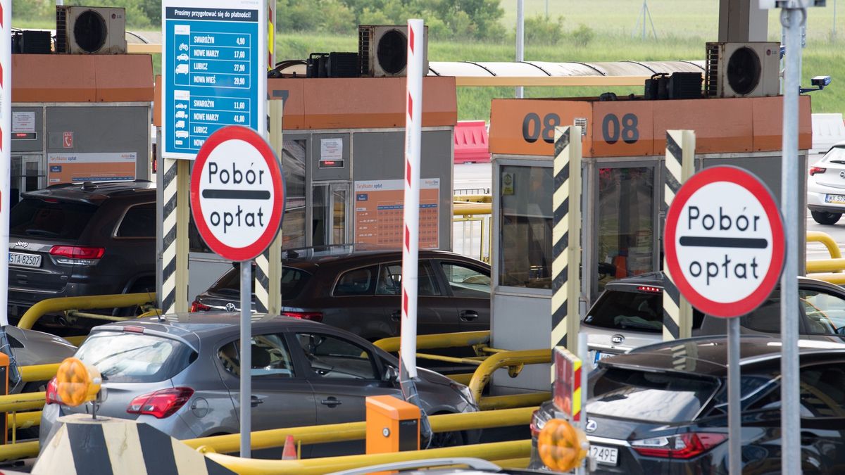 Krajowy System Poboru Opłat wciąż nie może powstać. Od lipca opiekę nad nim przejmuje Krajowa Administracja Skarbowa