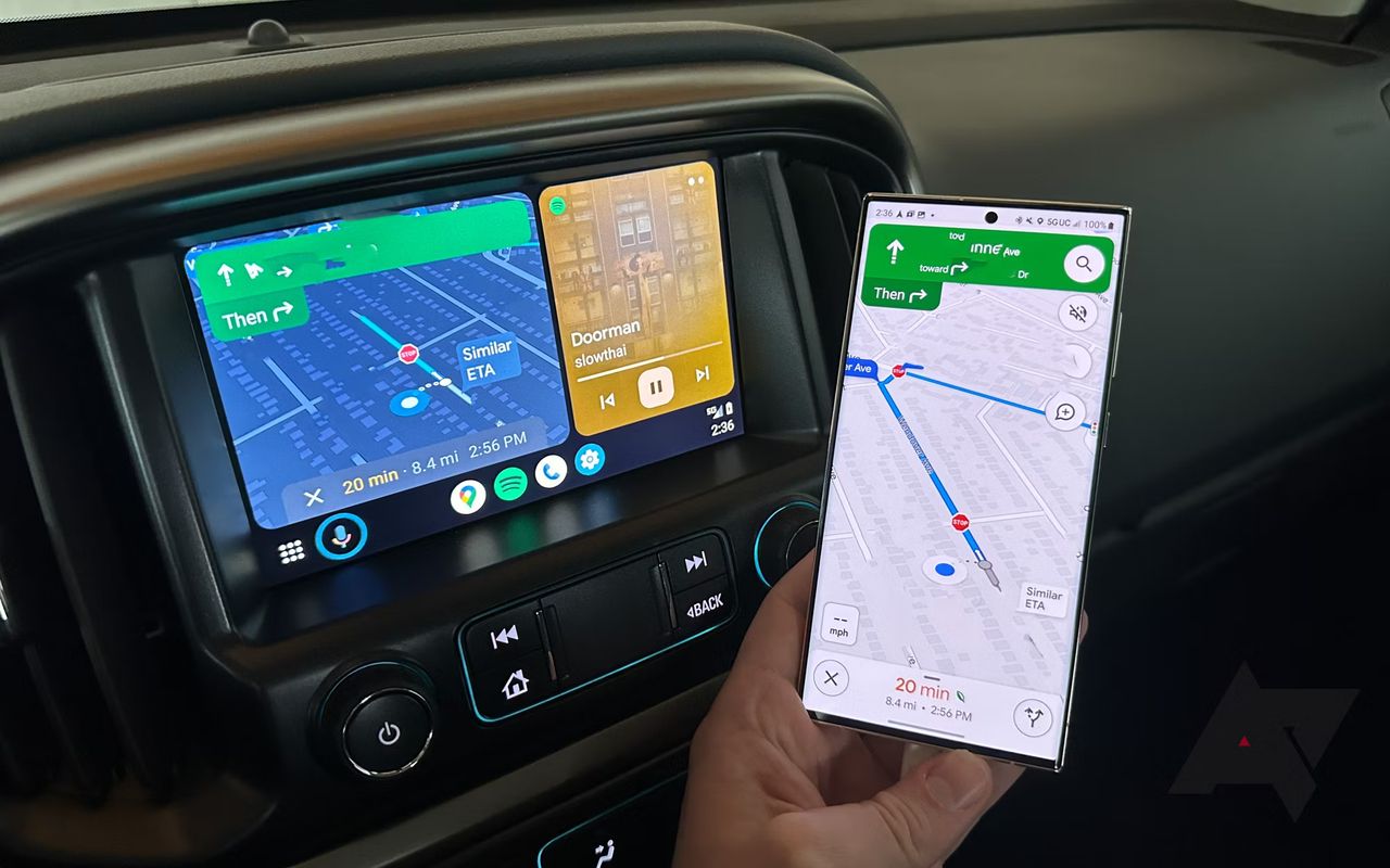 Mapy Google w telefonie podłączonym do systemu Android Auto