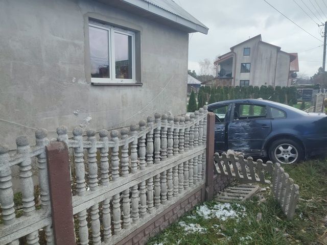 Pijany kierowca uderzył w dom