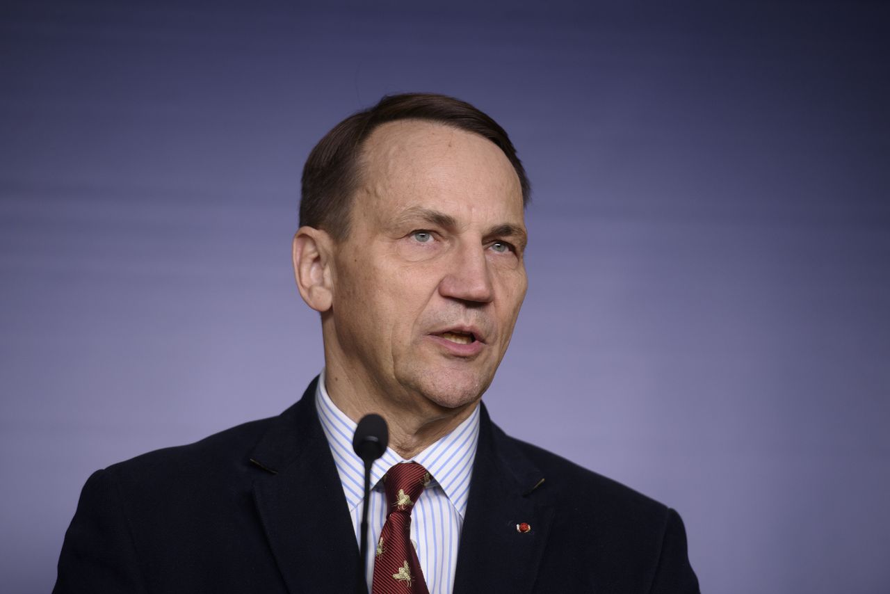 Sikorski podaje warunek wejścia Ukrainy do UE. Mówi o aferze korupcyjnej