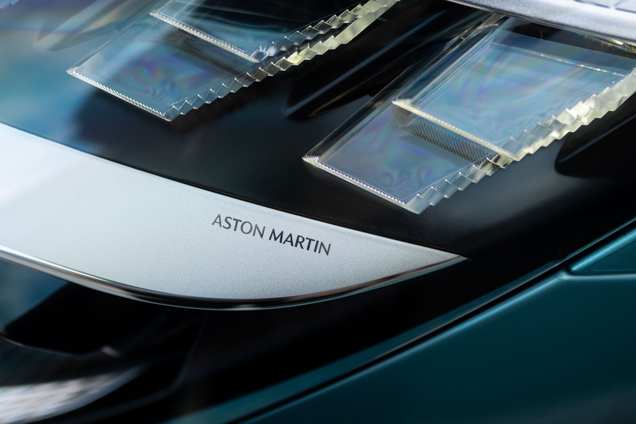 Aston Martin DB12 Volante