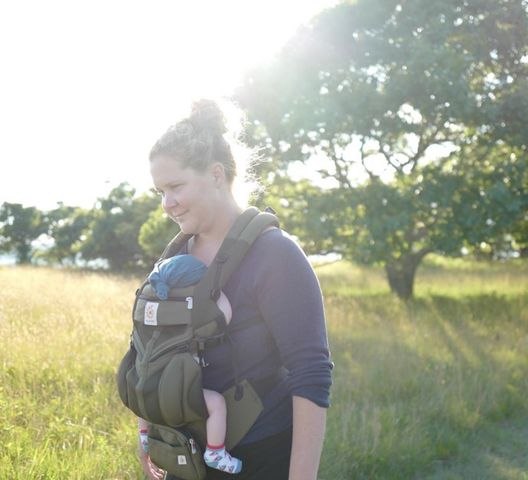 Amy Schumer wróciła do pracy po trzech miesiącach urlopu macierzyńskiego. 