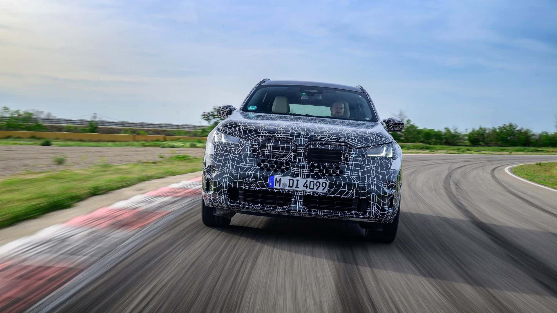 Nowe BMW X1 w kamuflażu