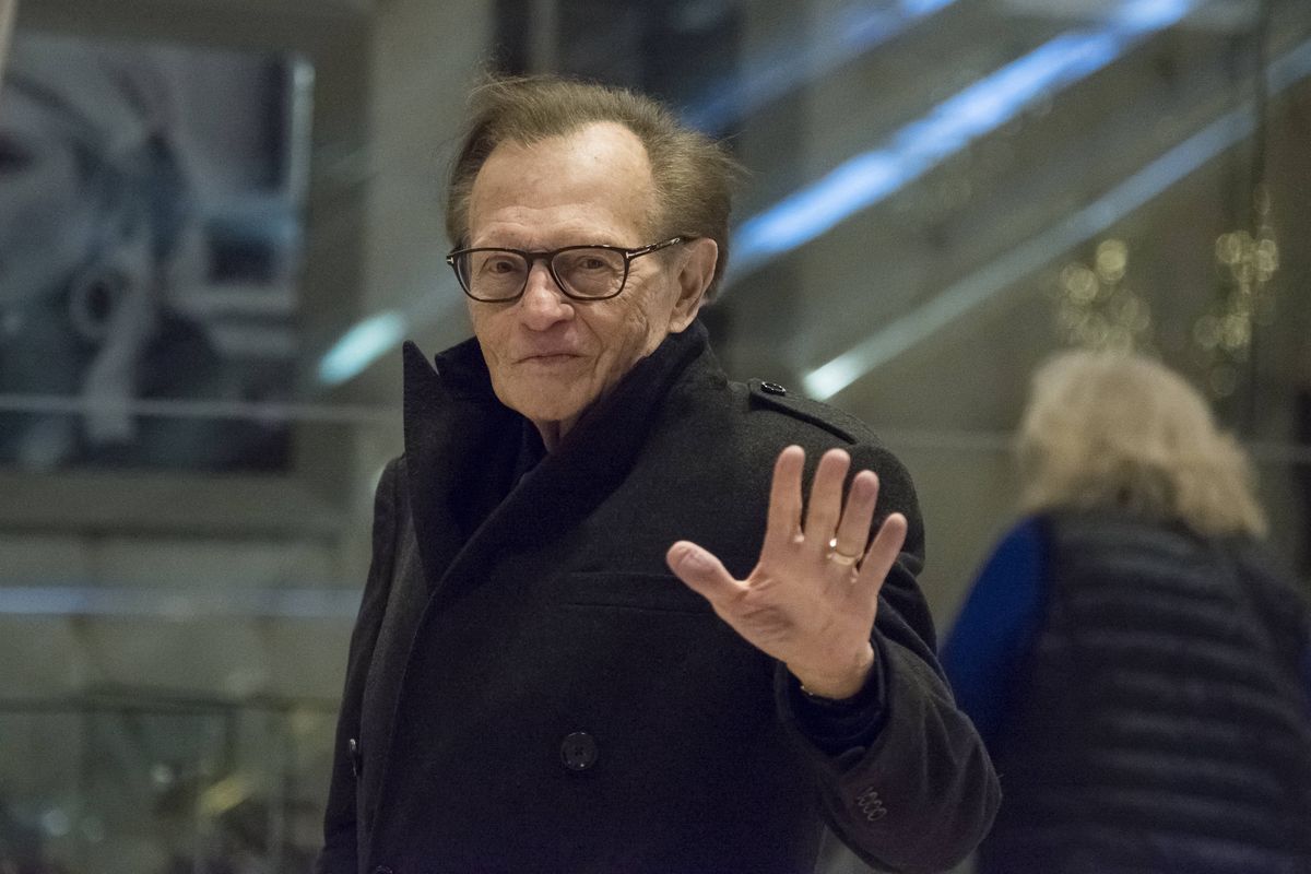 Larry King to znany dziennikarz, który zmaga się z koronawirusem