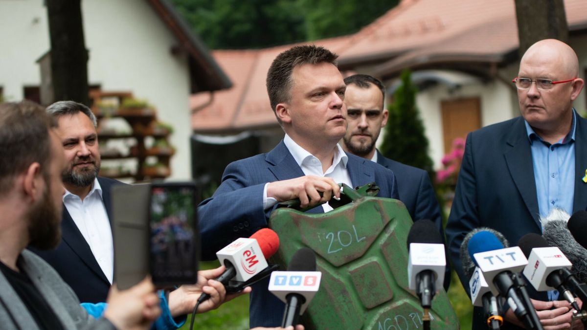 Szymon Ho?ownia na ?l?sku10.06.2022 Katowice, Konferencja liderow Polska 2050 na temat wysokich cen surowcow energetycznych, n/z Szymon Holownia fot Michal Dubiel/REPORTERMichal Dubiel/REPORTER