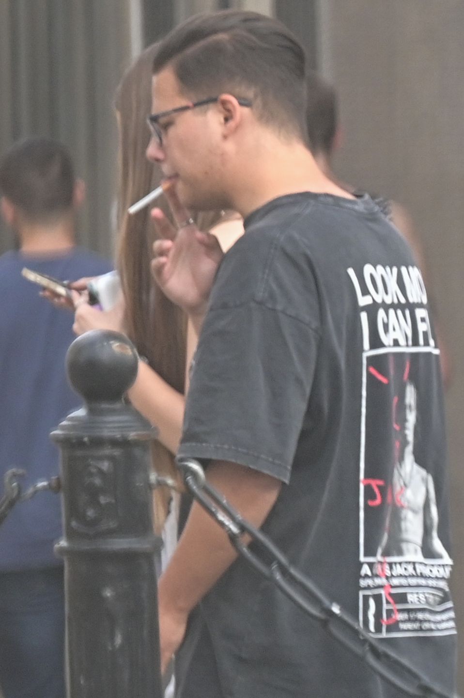 Allan Krupa na spacerze z dziewczyną