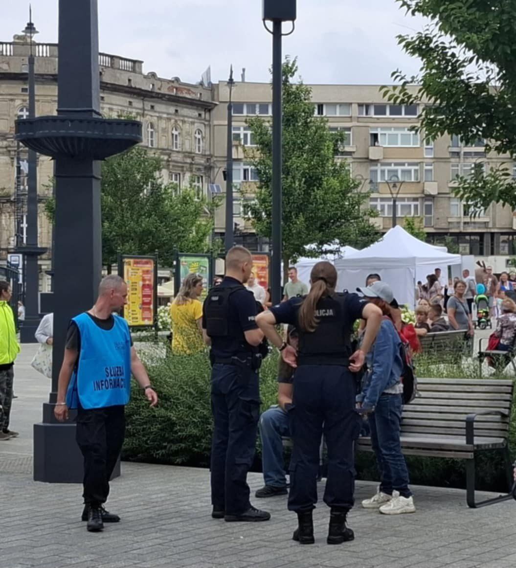 Klient podrapany przez ekspedientkę Żabki