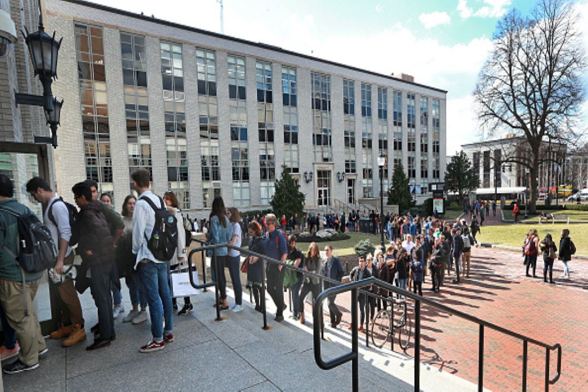Ukarani studenci uczęszczali na Uniwersytet Północnowschodni w Bostonie w Massachusetts 