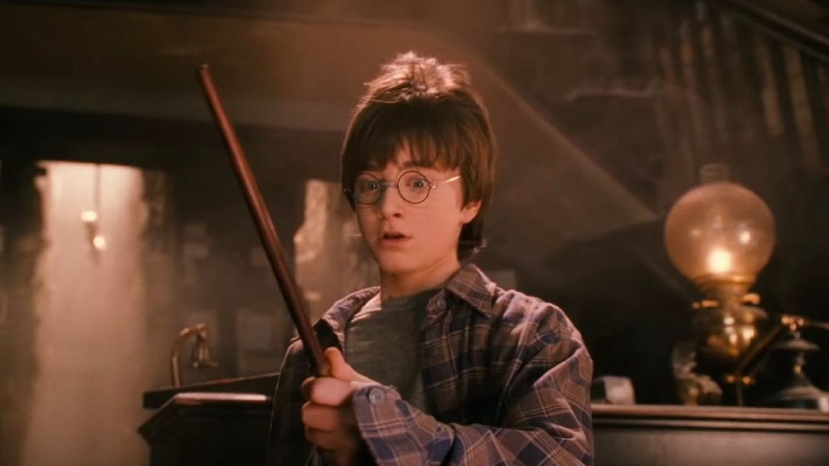 Między pierwszą a ostatnią częścią serii filmów o Harrym Potterze upłynęła dekada