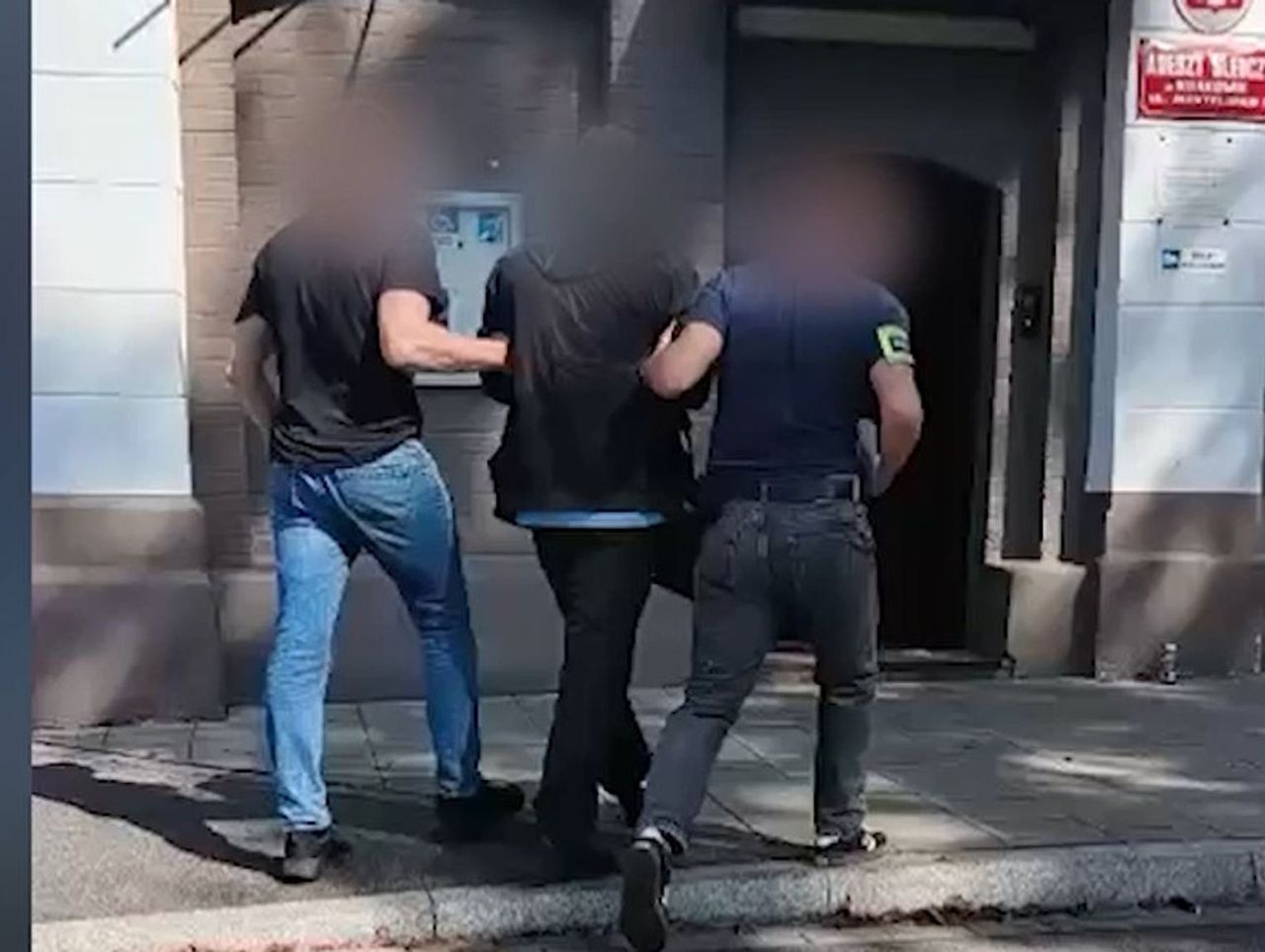 Kraków: "Łowcy głów" zatrzymali gangstera. Był ścigany za zlecenie zabójstwa
