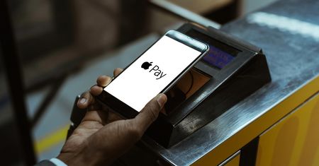 Pekao S.A. zachęca do korzystania z Apple Pay. Bank rozdaje w zamian pieniądze
