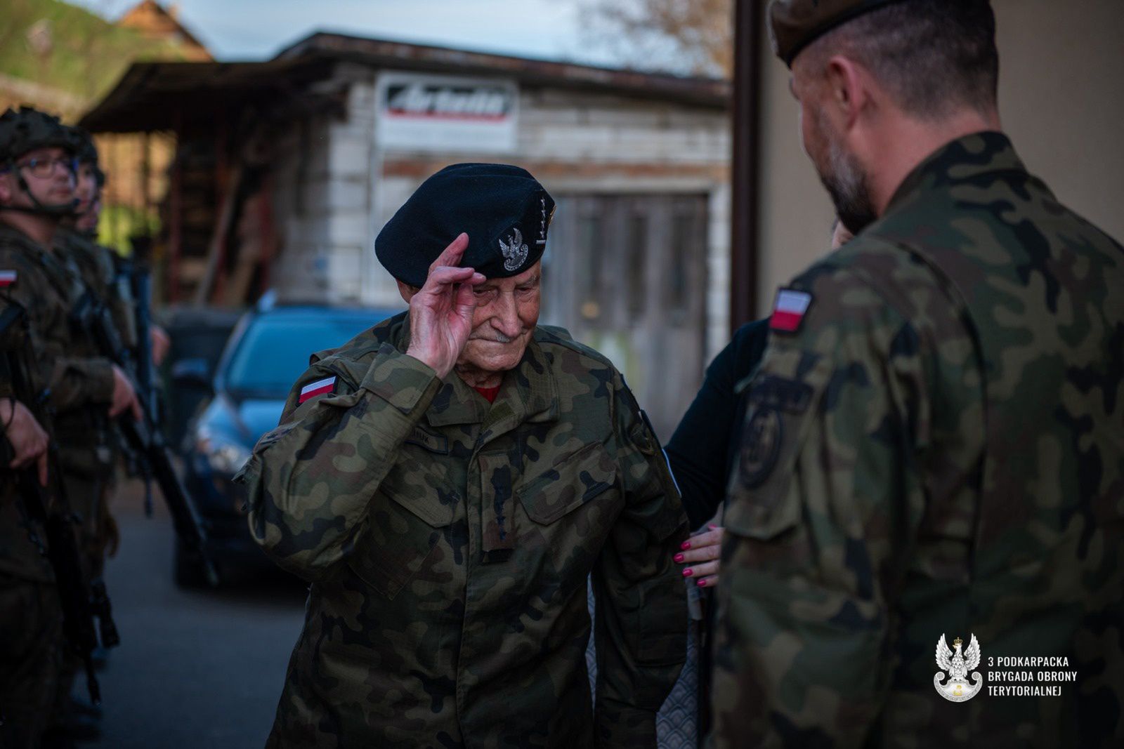 Mundur to dla pana kapitana Tadeusza Lutaka świętosć
