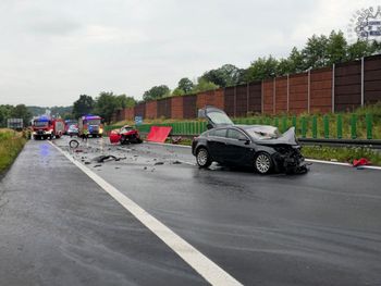 Bielsko-Biała: Kierowca chciał zawrócić na drodze ekspresowej, zginął w zderzeniu dwóch osobówek