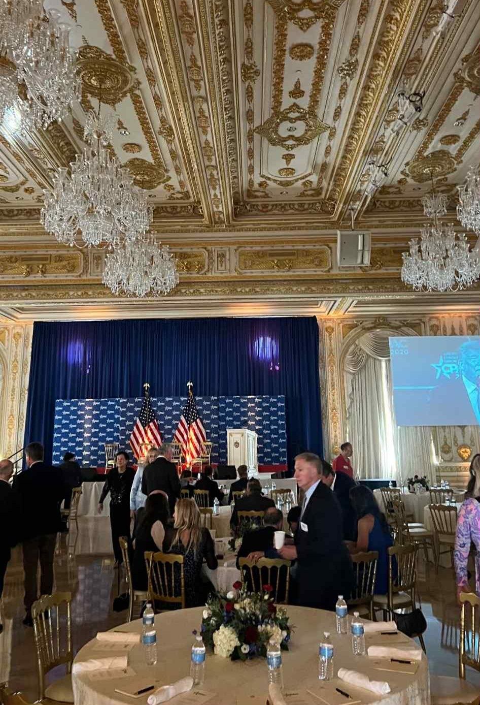 Caroline Derpienski w luksusowej rezydencji Donalda Trumpa