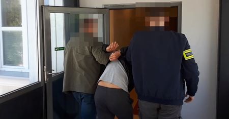 Oszuści znaleźli sposób. Wyłudzili od seniorów milion złotych. Mafią kierowała kobieta