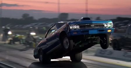 9-litrowy Chevy Chevelle SS jest maszyną do robienia wheelie