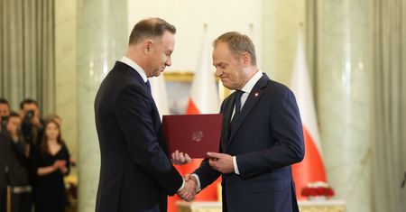 Spór Dudy z Tuskiem wpływa na nasze bezpieczeństwo? Polacy ocenili jednoznacznie